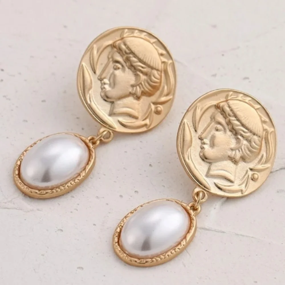 Chic Gold Vintage Portrait Pearl Coin Dangle Earrings